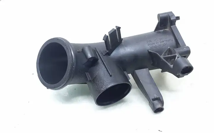 Volkswagen Golf V (2003 - 2009) 03C145861D Трубка подачи воздуха — фото 1