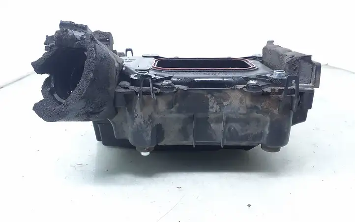 Volkswagen Golf V (2003 - 2009) 03C103502K Резонатор впуска — фото 4