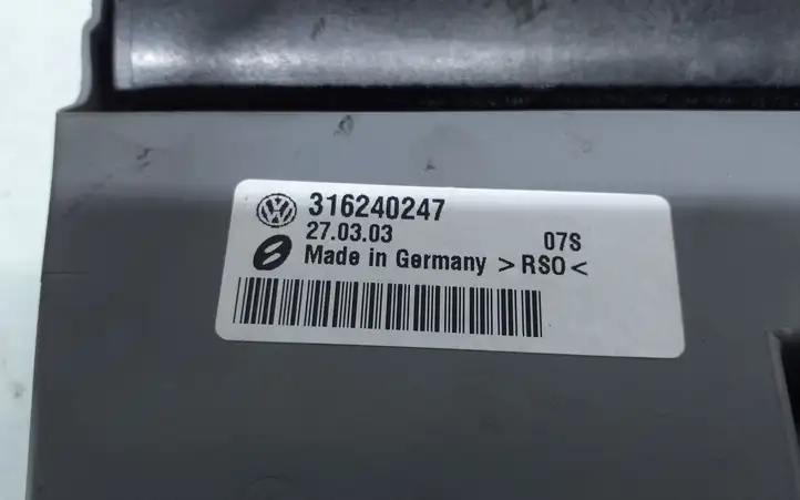 Volkswagen Phaeton (2002 - 2008) 316240247 Передняя подсветка — фото 9