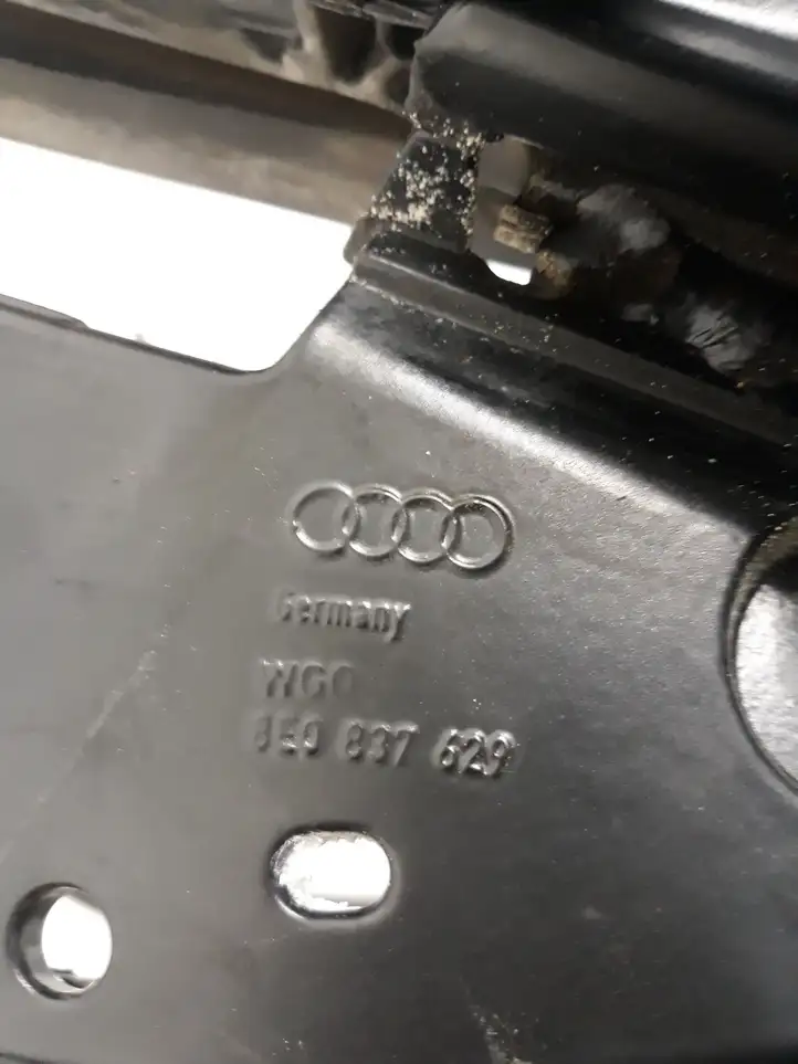 Audi A4 S4 B6 8E 8H (2000 - 2006) 8E0837629 Рамка стекла передней двери — фото 3