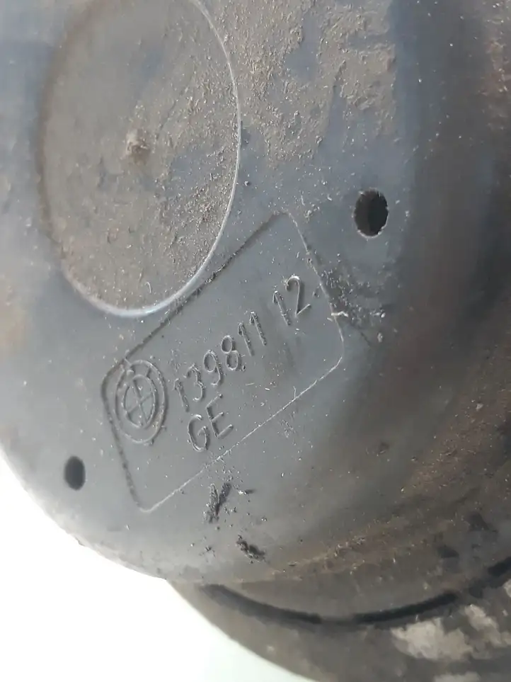 BMW 3 E90 E91 (2005 - 2012) 13981112 Опора двигателя — фото 3