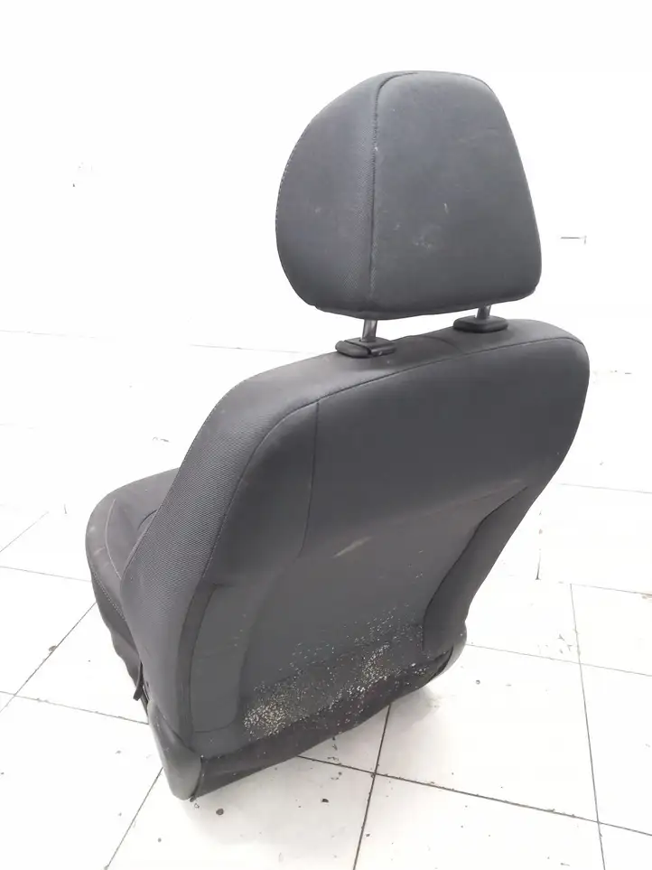 Hyundai i10 (2016 - 2019) Переднее сиденье пассажира — фото 2