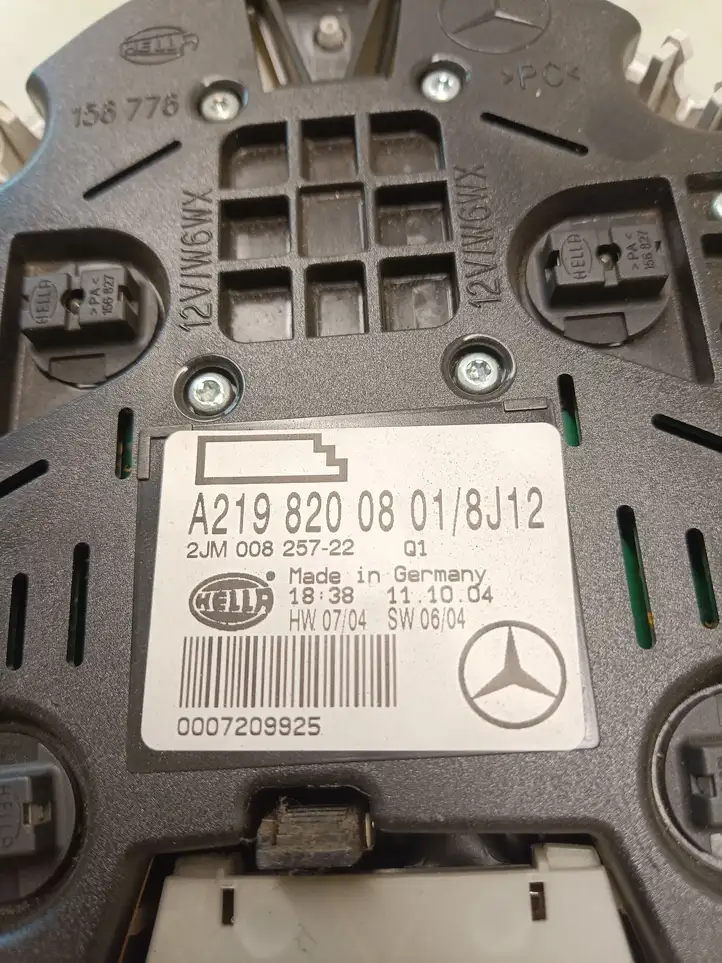 Mercedes-Benz CLS C219 (2003 - 2011) A2198200801 Задняя подсветка — фото 3