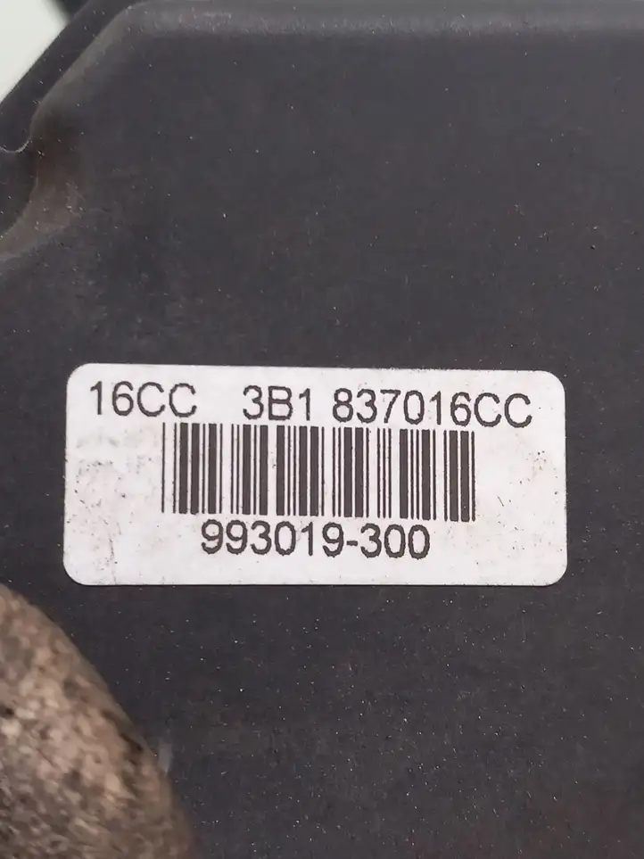 Seat Ibiza III (6L) (2002 - 2008) 3B1837016CC Замок ручки двери — фото 5