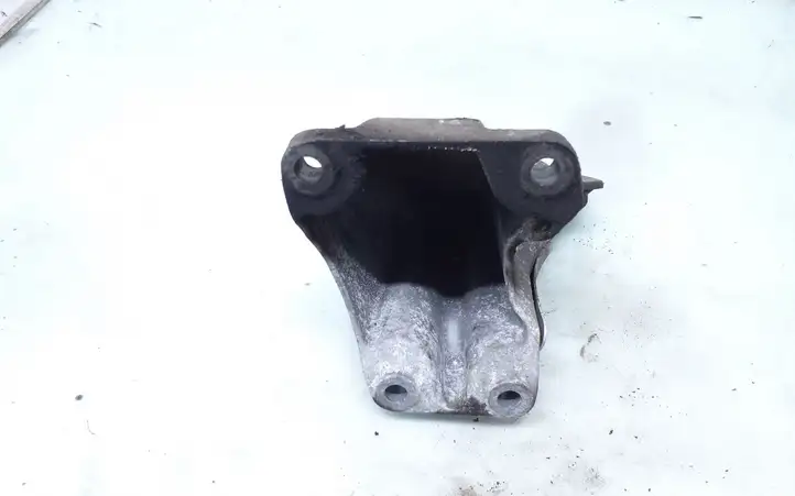 BMW 3 E90 E91 (2005 - 2012) 2211677705601 Кронштейн двигателя — фото 3
