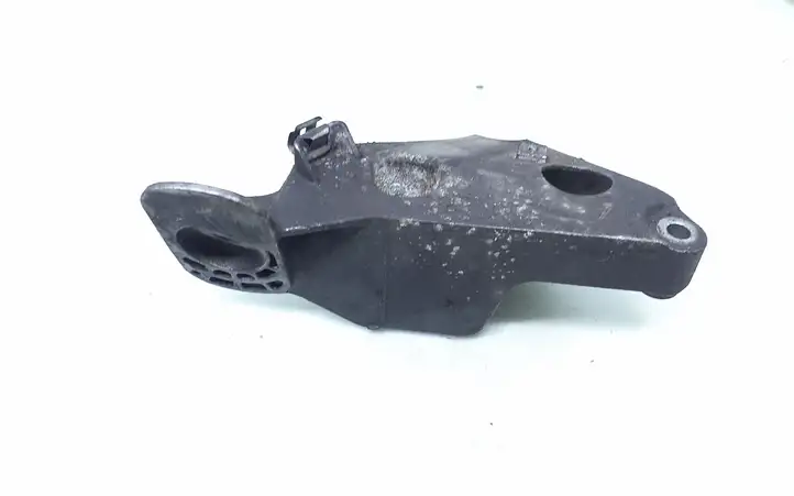 BMW 3 E90 E91 (2005 - 2012) 2211677705301 Кронштейн двигателя — фото 1
