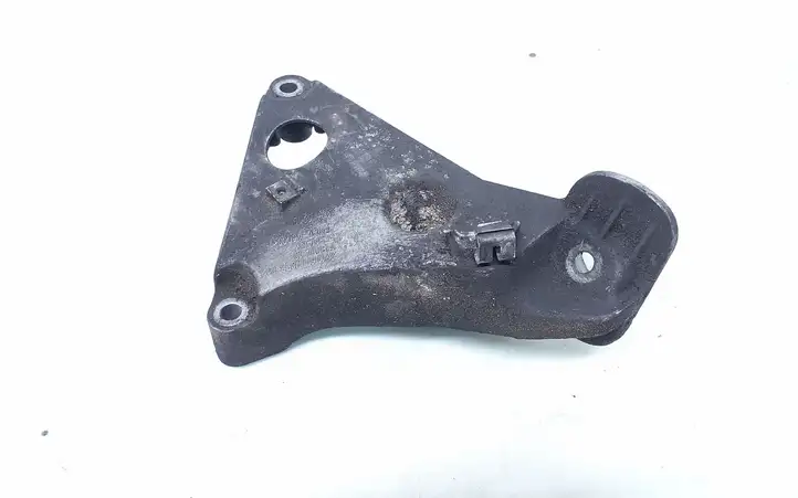 BMW 3 E90 E91 (2005 - 2012) 2211677705301 Кронштейн двигателя — фото 2