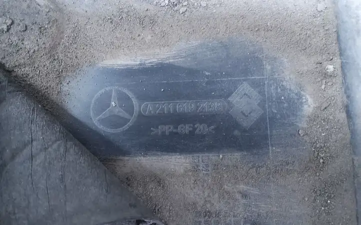 Mercedes-Benz CLS C219 (2003 - 2011) A2116192138 Защита днища — фото 2