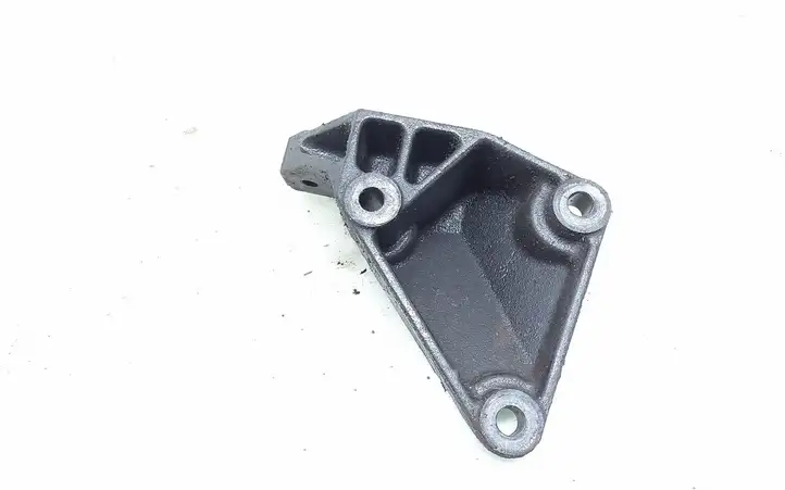 Opel Zafira B (2008 - 2014) 13125628 Кронштейн двигателя — фото 2