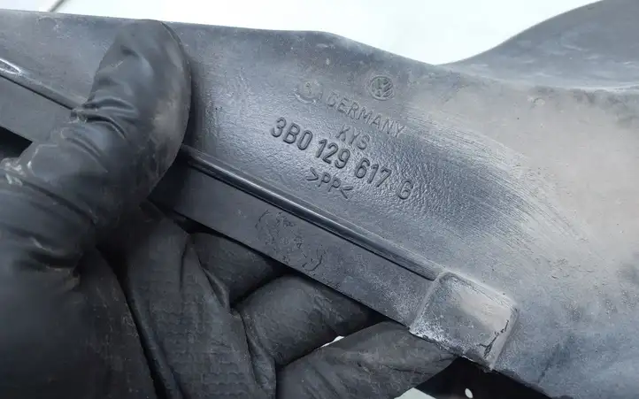 Volkswagen PASSAT B5.5 (2001 - 2005) 3B0129617G Детали воздухозаборника — фото 4