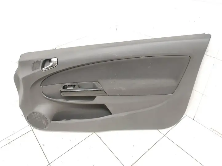 Opel Corsa D (2006 - 2010) 13232891 Обшивка передней двери — фото 1