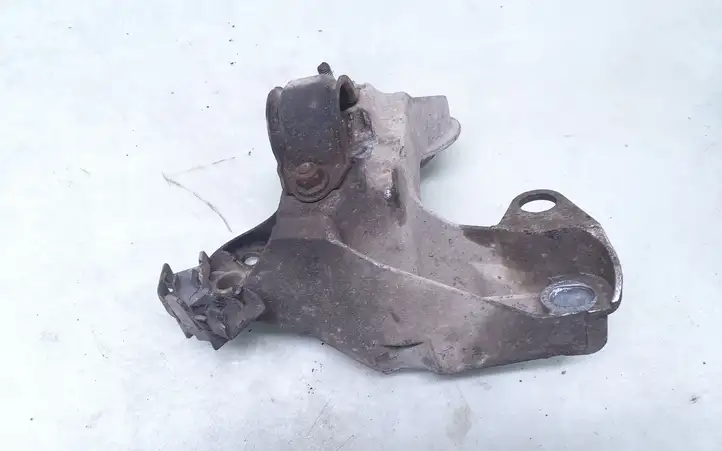 Volkswagen PASSAT B5.5 (2001 - 2005) 8E0199352 Кронштейн двигателя — фото 2