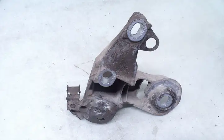 Volkswagen PASSAT B5.5 (2001 - 2005) 8E0199352 Кронштейн двигателя — фото 4