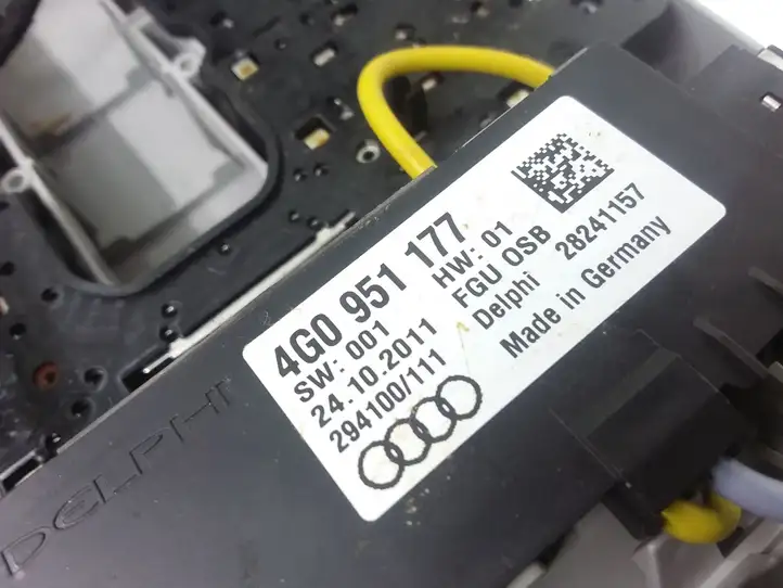 Audi A6 C7 (2011 - 2014) 4G0947135 Передняя подсветка — фото 4