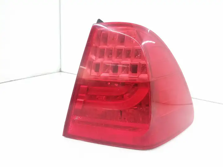 BMW 3 E90 E91 (2005 - 2012) 7154160 Задний фонарь в кузове — фото 1