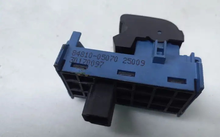 Toyota Avensis T270 (2009 - 2012) 8481005070 Блок кнопок стеклоподъемников — фото 3