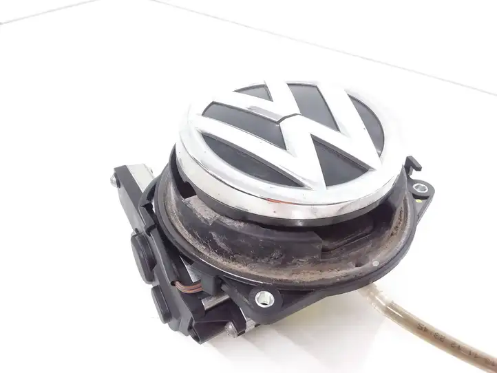 Volkswagen Golf VII (2013 - 2019) 5G0827469C Ручка багажника с камерой — фото 1