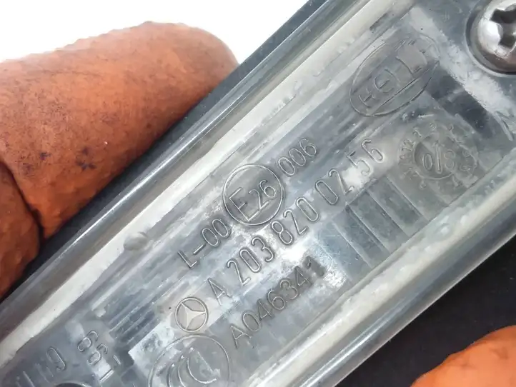 Mercedes-Benz CLS C219 (2003 - 2011) A2038200256 Подсветка номера — фото 2
