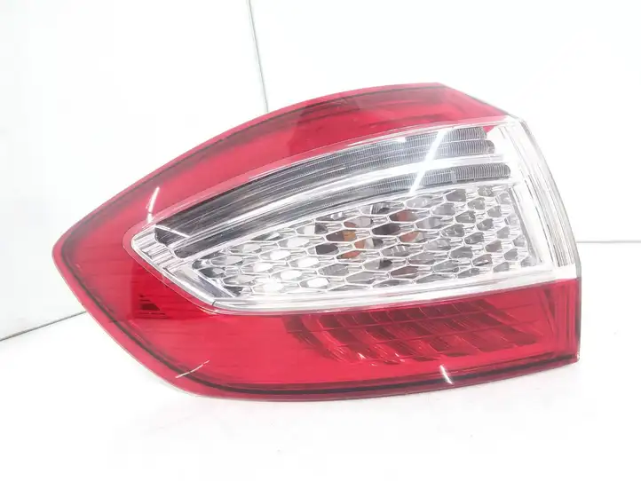 Ford Mondeo MK IV (2007 - 2014) BS7113405B Задний фонарь в кузове — фото 1