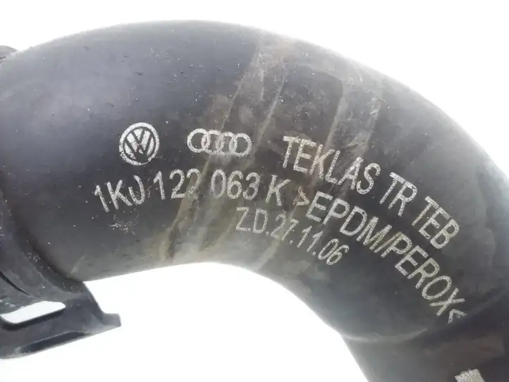 Audi A1 (2010 - 2014) 1K0122063k Шланги системы охлаждения — фото 3