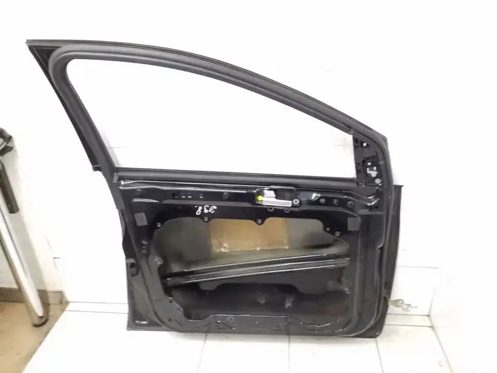 Ford Focus (2011 - 2015) Дверь — фото 3
