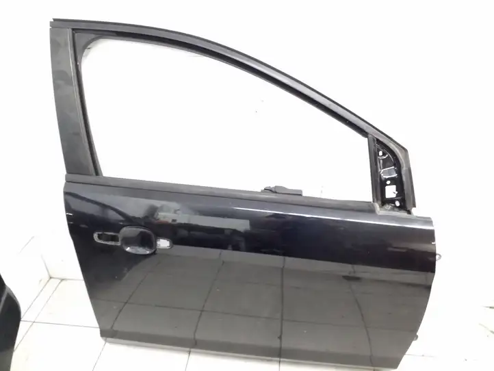 Ford Focus (2011 - 2015) Дверь — фото 1