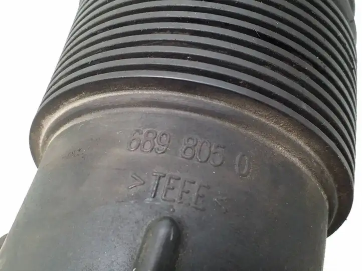 Volvo S80 (2004 - 2006) 6898050 Трубка подачи воздуха — фото 4