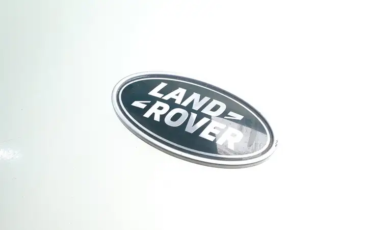 Land Rover Defender (2020 - ) EPLA001B40B Эмблема производителя — фото 1