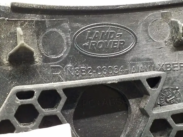 Land Rover Defender (2020 - ) N8B203064AAW Накладка стоек лобового стекла — фото 4