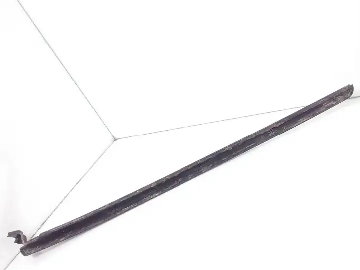 Citroen C4 (2004 - 2008) 96563473XC Накладка стоек лобового стекла — фото 2