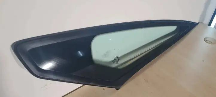 Ford S-MAX (2010 - 2015) Треугольное стекло кузова — фото 1