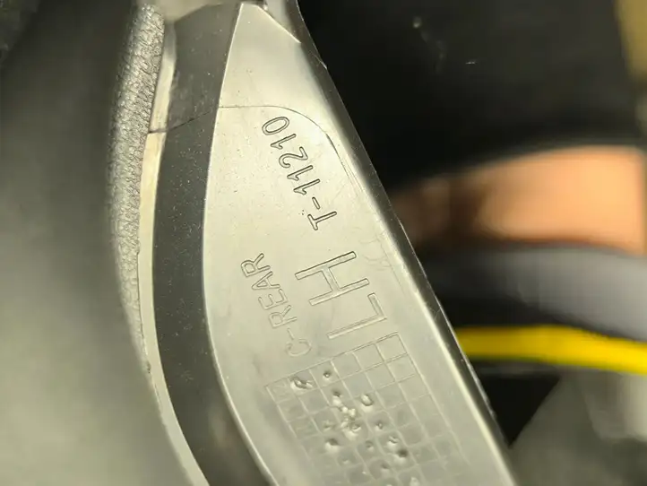 Tesla Model 3 (2017 - 2023) 108628100F Обшивка стойки D нижняя — фото 5