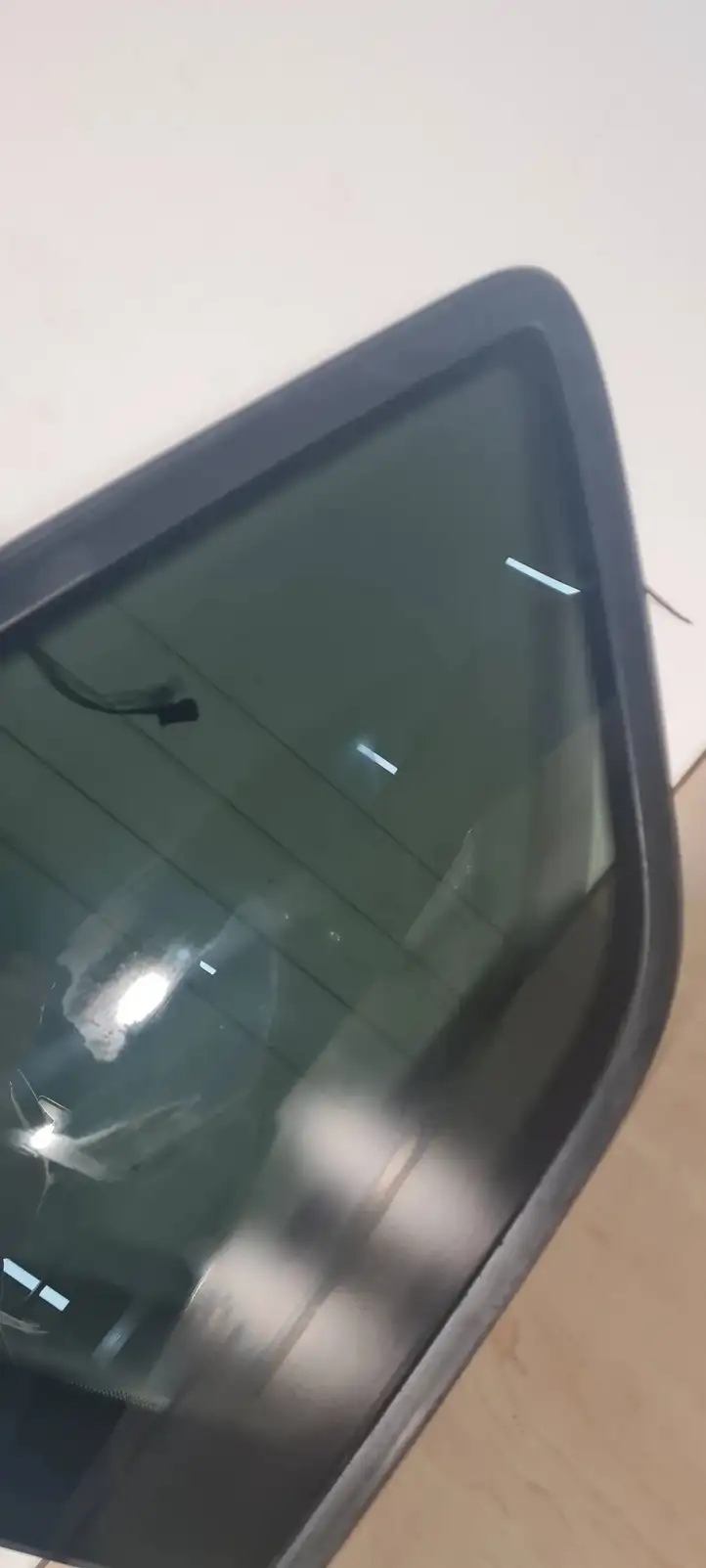 Ford S-MAX (2010 - 2015) Заднее боковое стекло — фото 3