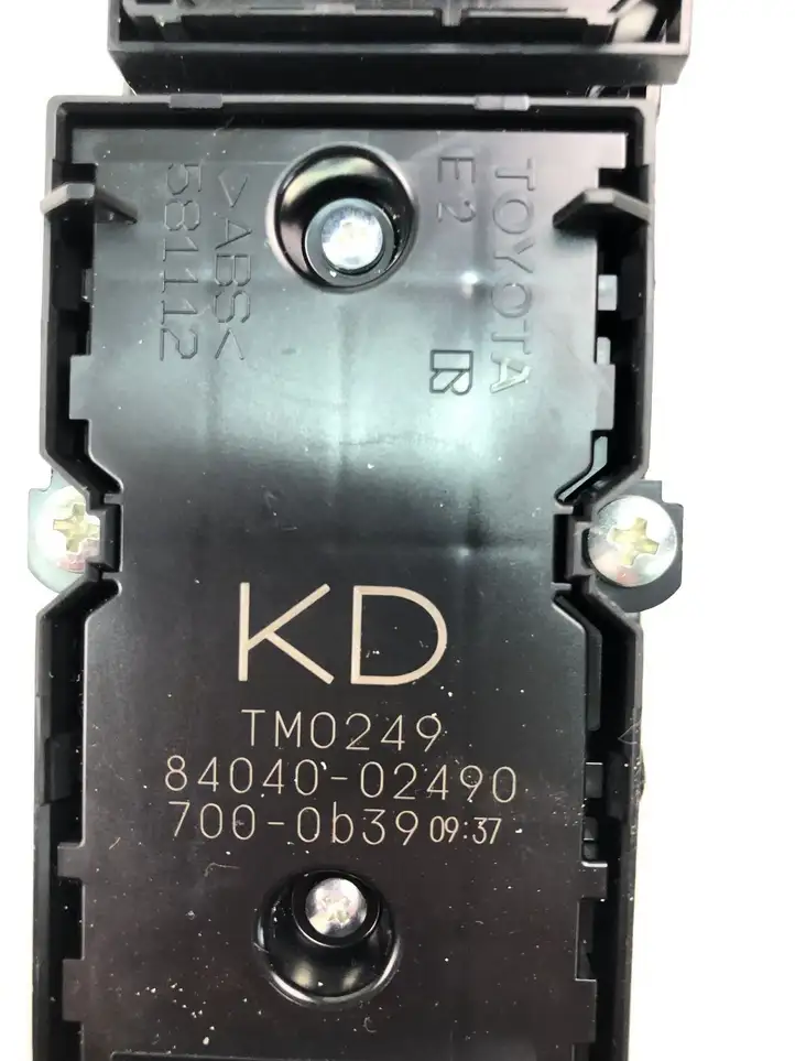 Toyota Corolla E210 E21 (2018 - ) 8404002490 Кнопка стеклоподъемников — фото 4