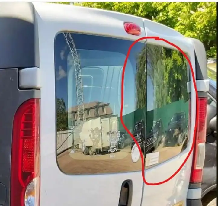 Opel Vivaro (2006 - 2014) 43R00048 Стекло двери багажника — фото 7