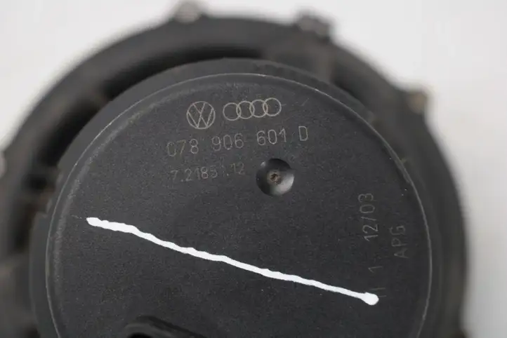 Audi TT Mk1 (1998 - 2003) 078906601D Насос вторичного воздуха — фото 2