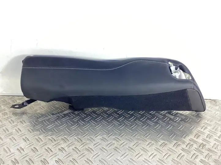 Lexus RC (2013 - 2018) 7273424010 Накладка ремня безопасности — фото 1