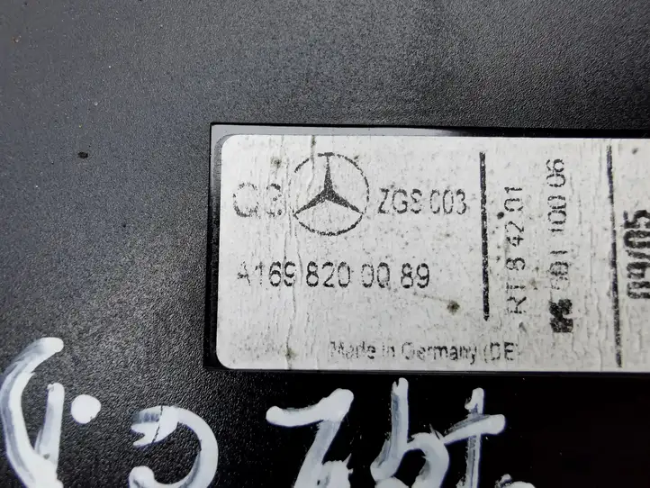 Mercedes-Benz B-class W245 (2005 - 2008) A1698200089 Усилитель антенны — фото 7