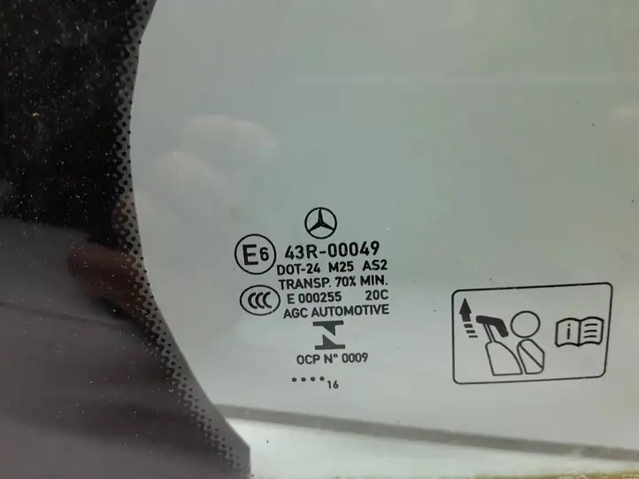 Mercedes-Benz C W205 (2014 - 2021) a2057300155 Форточка двери — фото 2