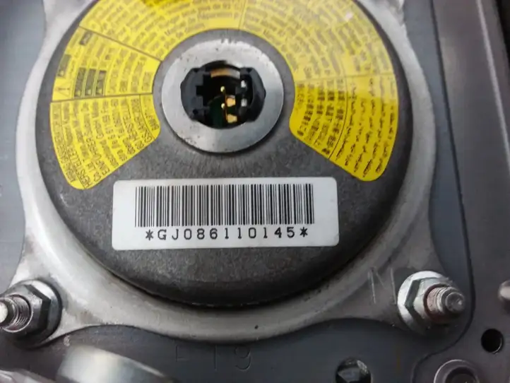 Subaru Legacy (2003 - 2009) GJ086110145 Подушка безопасности руля — фото 4