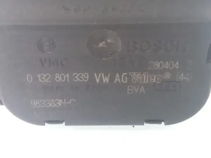Volkswagen Golf V (2003 - 2009) 1K0907511G Двигатель задвижки потока воздуха — фото 2