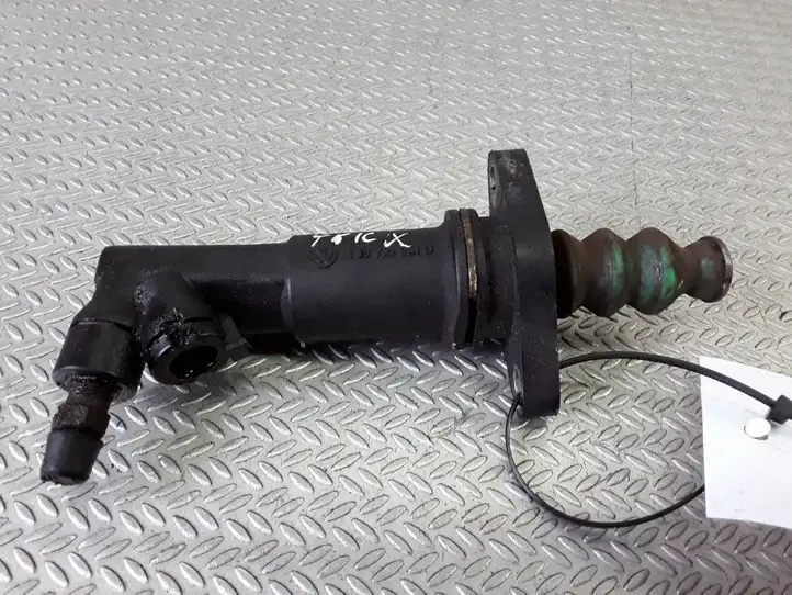 Volkswagen Polo (1994 - 2001)  1J0721261D Рабочий цилиндр сцепления