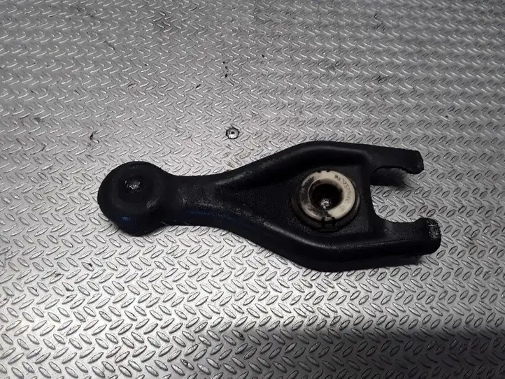 Peugeot 307 (2001 - 2005)  9629372980 Рычаг / вилка