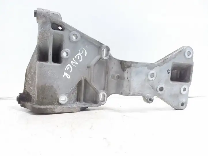 Volvo XC60 (2008 - 2013) 31258329 Кронштейн генератора — фото 1