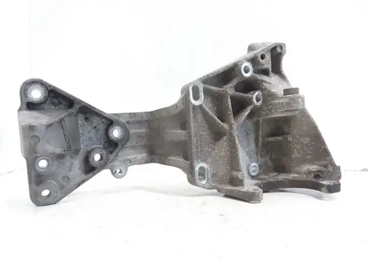 Volvo XC60 (2008 - 2013) 31258329 Кронштейн генератора — фото 2