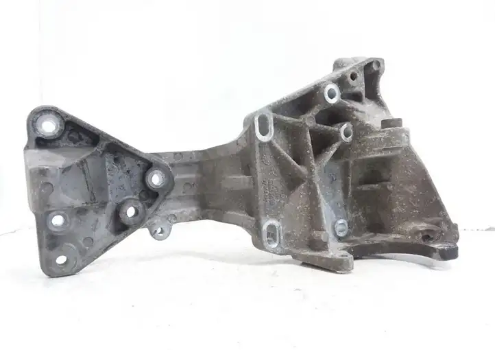 Volvo XC60 (2008 - 2013) 31258329 Кронштейн генератора — фото 3