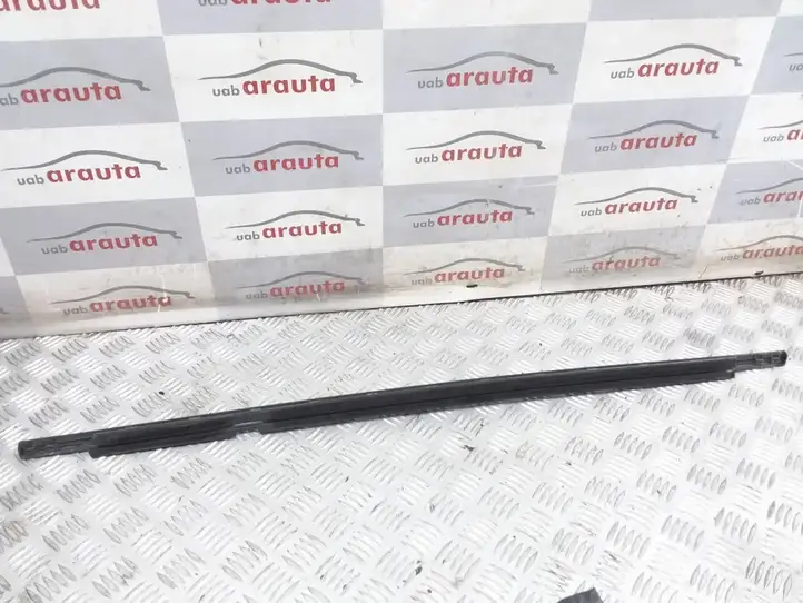 Opel Zafira B (2003 - 2006) 013132102 Уплотнитель стекла задней двери — фото 2