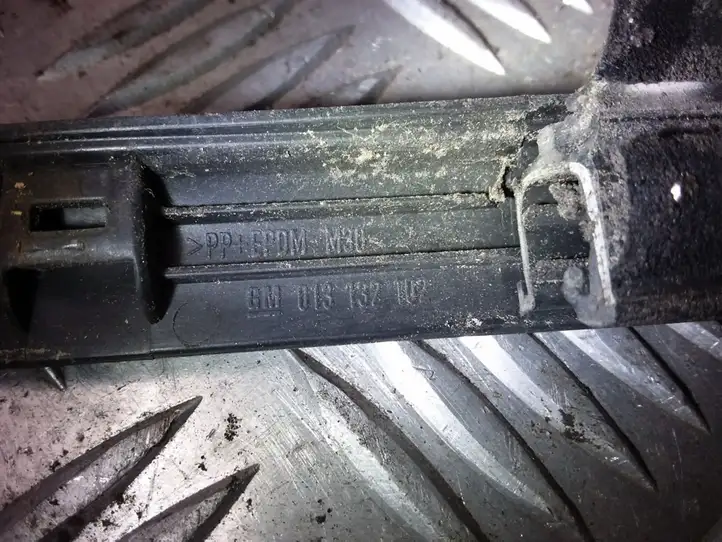 Opel Zafira B (2003 - 2006) 013132102 Уплотнитель стекла задней двери — фото 3