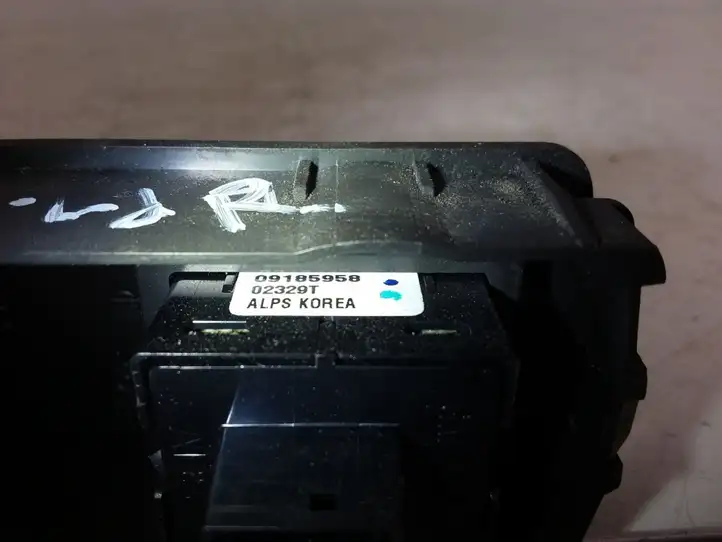 Opel Signum (2002 - 2008) 09185958 Блок кнопок стеклоподъемников — фото 5