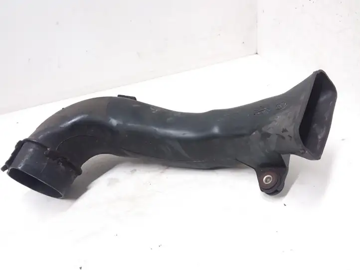 Toyota Avensis T250 (2003 - 2006) 177510R010 Детали воздухозаборника — фото 1